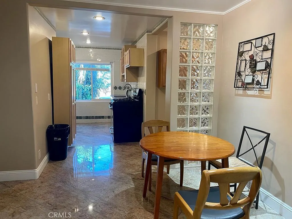 3 bed, 1800 sqft, $3,500 — Photo 3