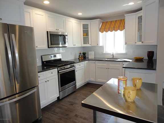5th image of 88 Whitmore Dr