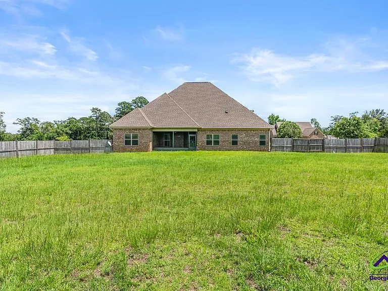 1052 Chattahoochee Dr — Photo 48