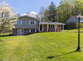 50 Hickory Hills Dr, Morgantown, WV 26508