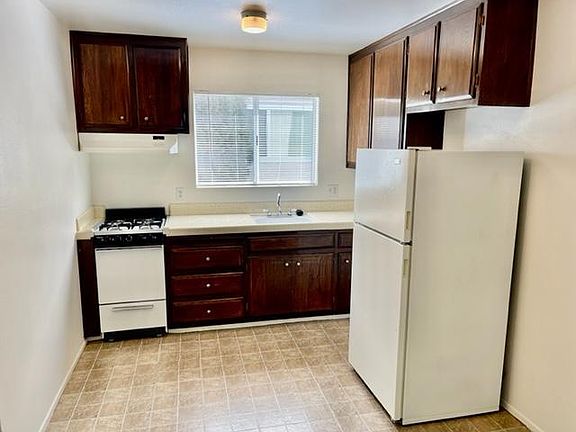 3rd image of 3318 I St APT 6