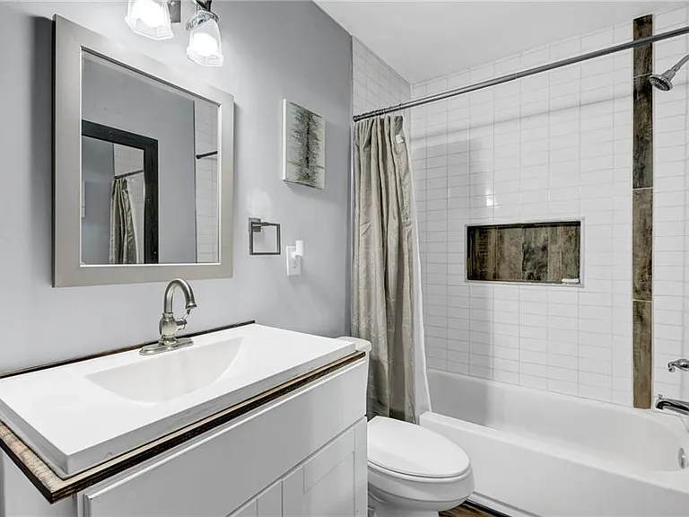 494 Rockwell St SW — Photo 17