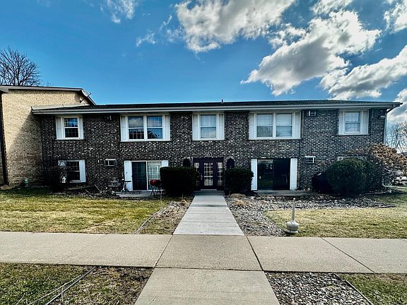 2nd image of 811 Smetana Rd APT 8