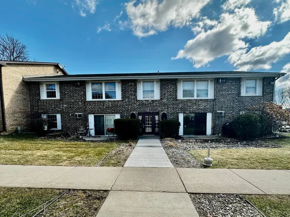 811 Smetana Rd APT 8, Hopkins, MN 55343