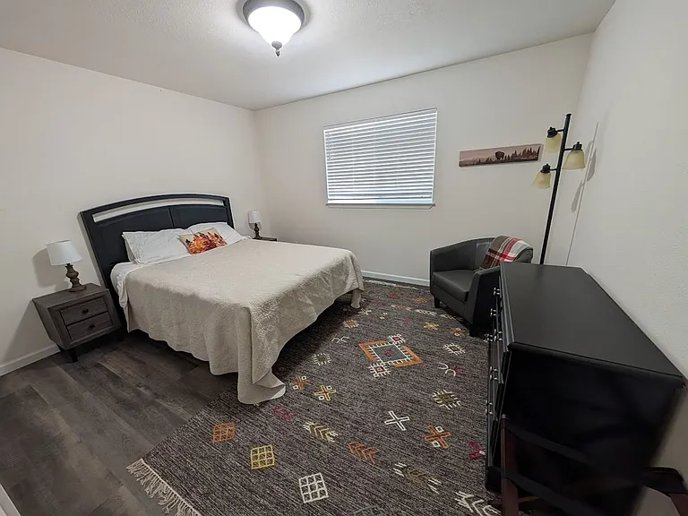 719 Camas Dr — Photo 9