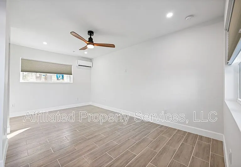 3012 Broadway #104 — Photo 8
