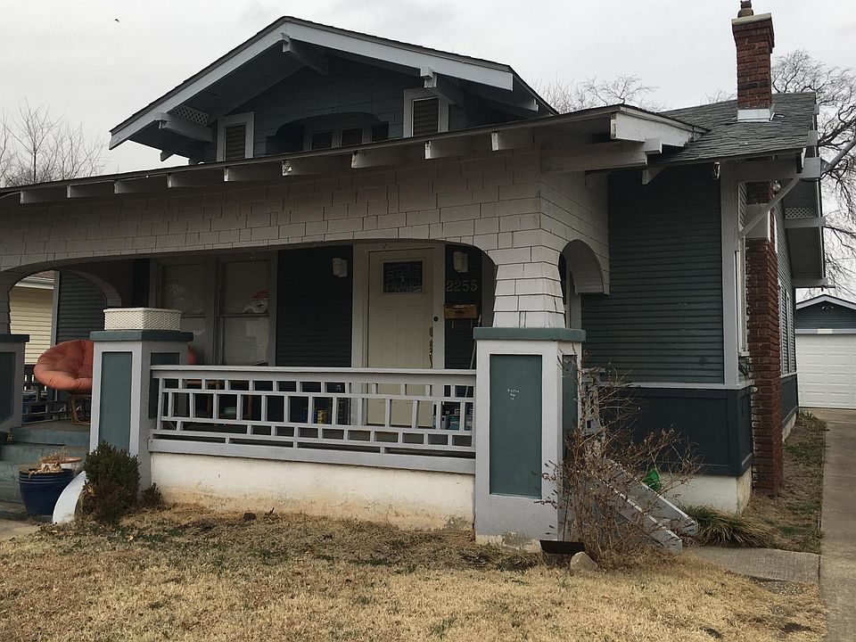 1st image of 2255 E 8th St