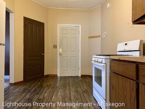 4th image of 3121 Sanford St APT 3