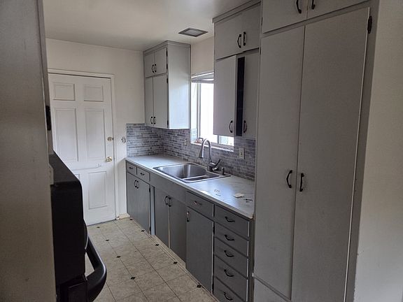 2nd image of 600 W Musser St #3