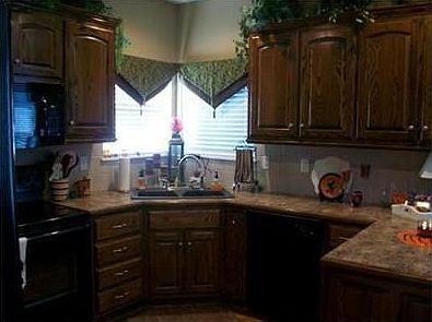 4th image of 904 NW Hawthorn Ct