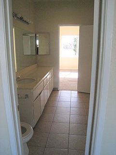 upstairs bath with tub