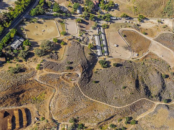 5th image of 4860 Tapo Canyon Rd