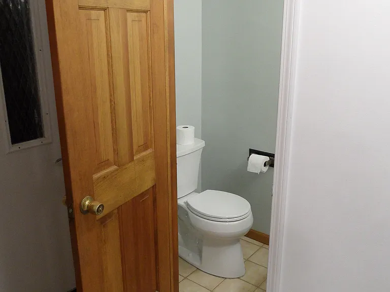 921 Onondaga St — Photo 6