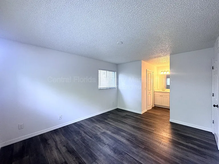 2452 Oak Park Way — Photo 13