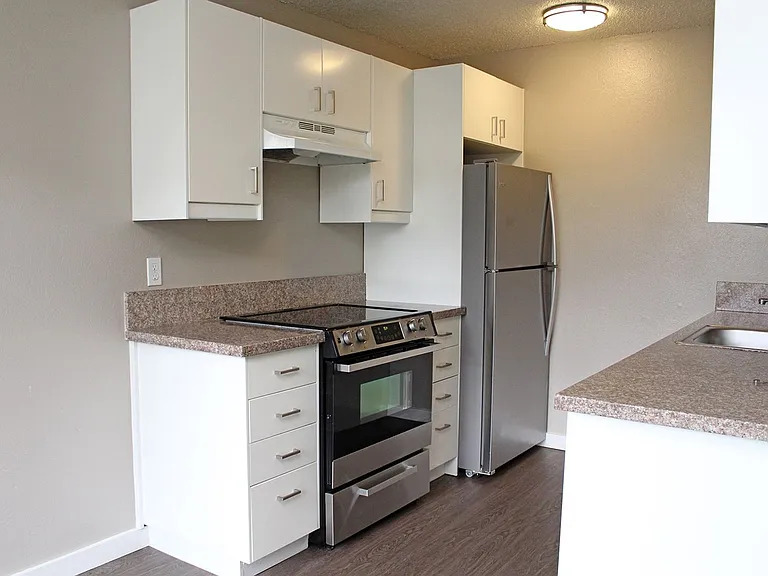 9222 N Lombard St — Photo 14