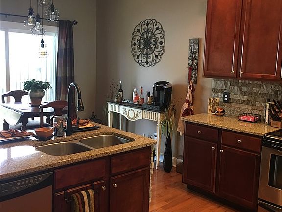 5th image of 233 Sharon Dr NE