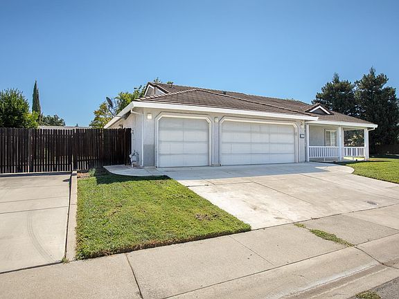 4th image of 1630 Alicia Dr