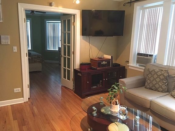 5th image of 3035 N Laramie Ave #2