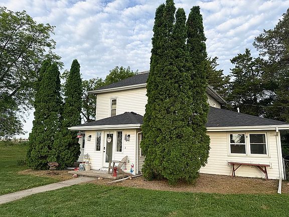 5th image of 2155 Benson St