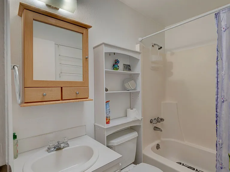 905 NE Lindsay St — Photo 14