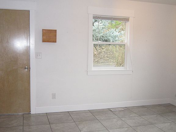 2nd image of 1017 N Park St