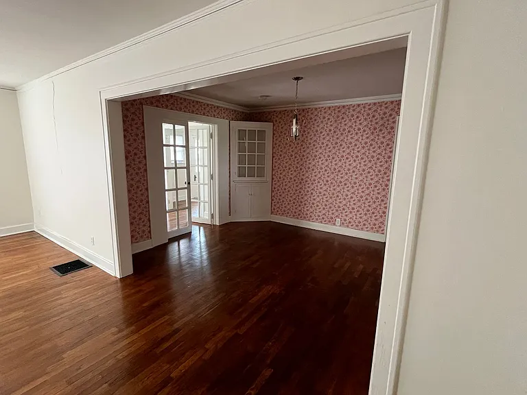 1005 E Wylie St — Photo 14