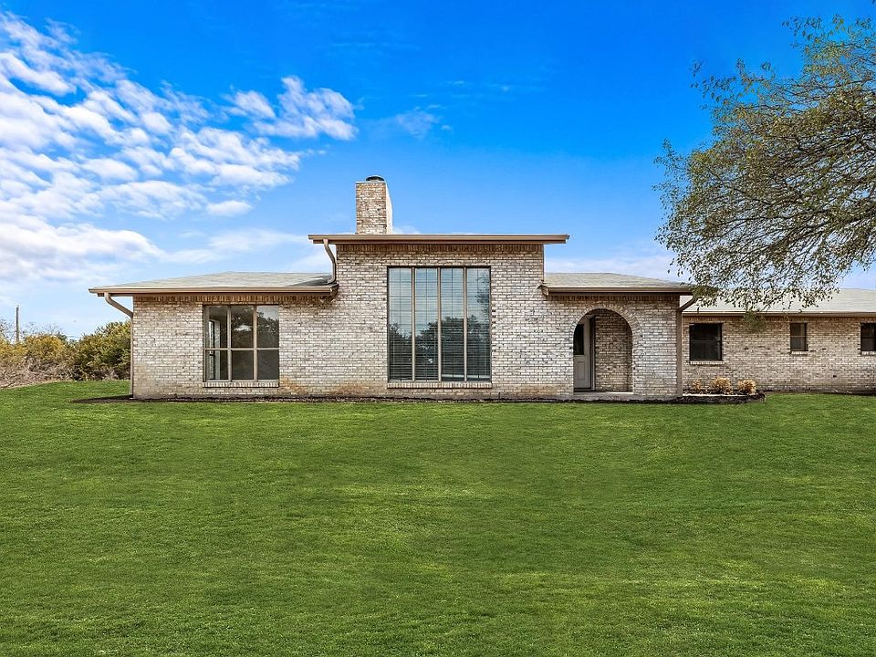 1st image of 1861 Lakefront Dr