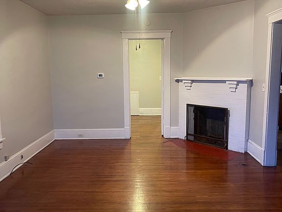 3rd image of 828 W Osborne St Unit 1