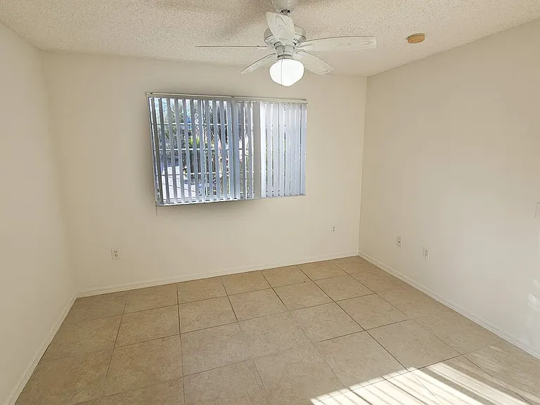 2033 SE 10th Ave #641 — Photo 10