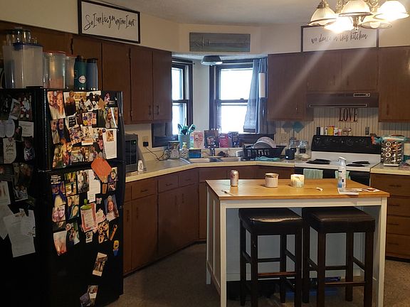 5th image of 702 E Tilden Dr