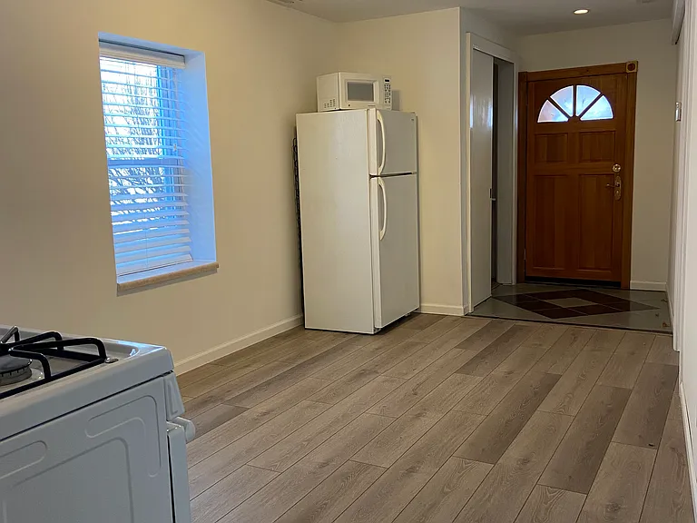 5954 W Leland Ave #BASEMENT — Photo 10