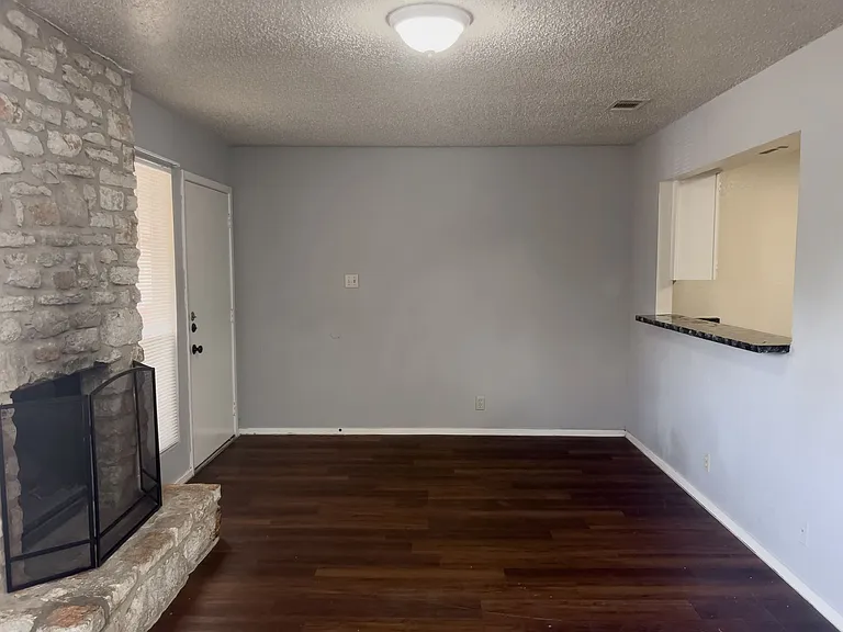 901 Taulbee Ln #D — Photo 5