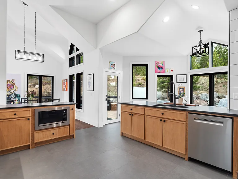 1799 Falcon Dr — Photo 4