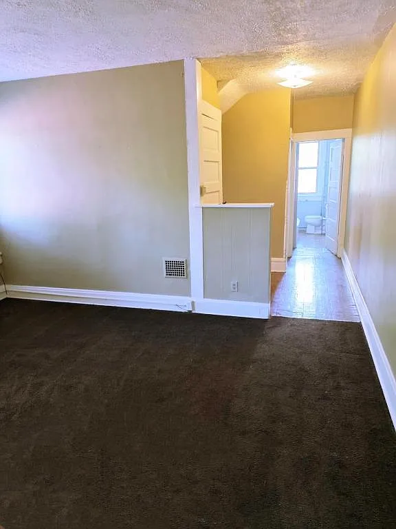 68 E Hudson St — Photo 4