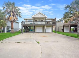 2709 Foster Dr, Crystal Beach, TX 77650