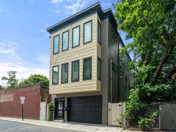 15 Wendeller St #2, South Boston, MA 02127