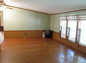 5th image of 430 County House Ln