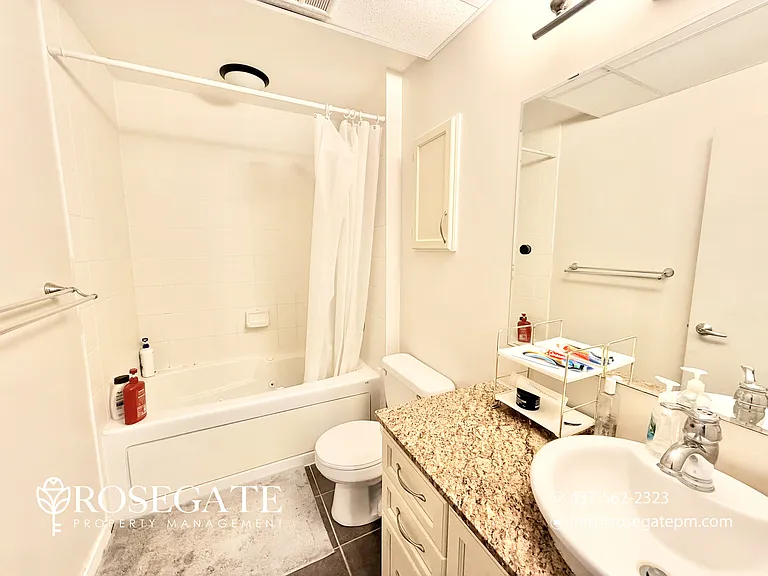 410 King St W #612 — Photo 10