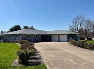 30 Riverview Dr, Nauvoo, IL