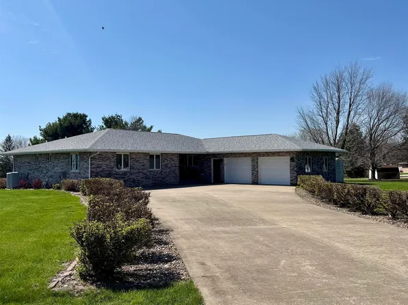 30 Riverview Dr, Nauvoo, IL 62354