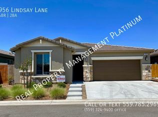 956 Lindsay Ln, Clovis, CA 93619
