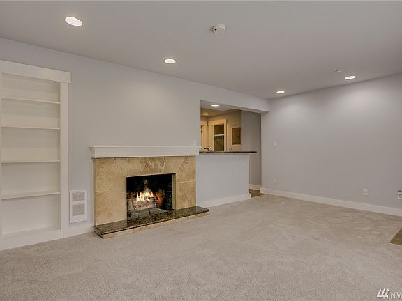 5th image of 11055 Greenwood Ave N #1