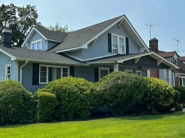 80 E Roosevelt Avenue, Hempstead, NY 11575