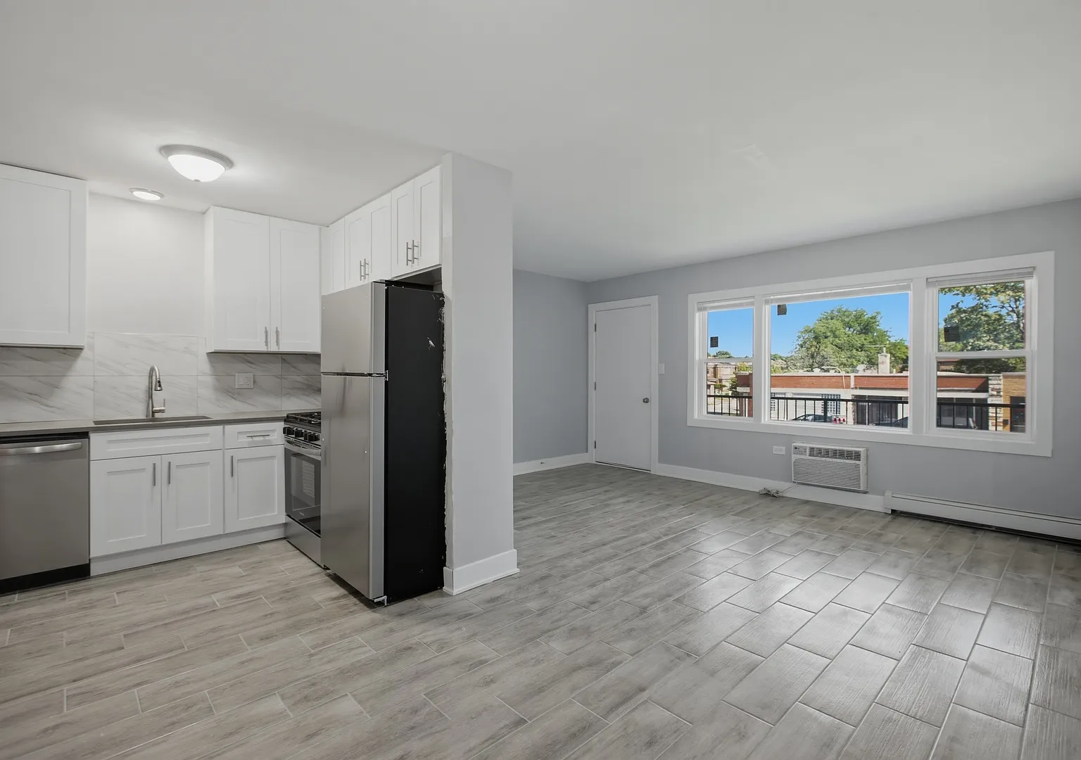 1 bed, 730 sqft, $1,300 — Photo 2