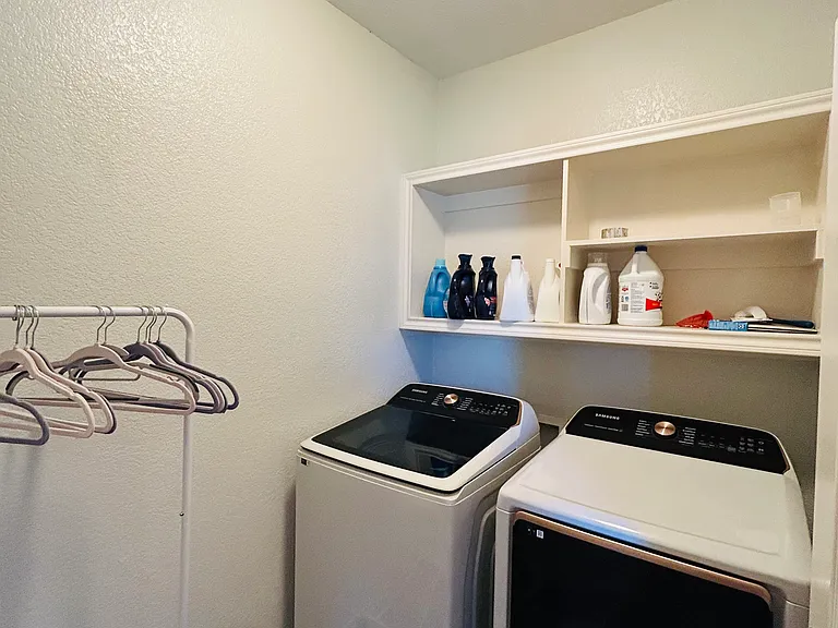 Becki Dr — Photo 12