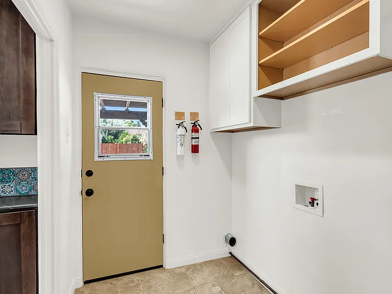 4654 Merrill Ave — Photo 48