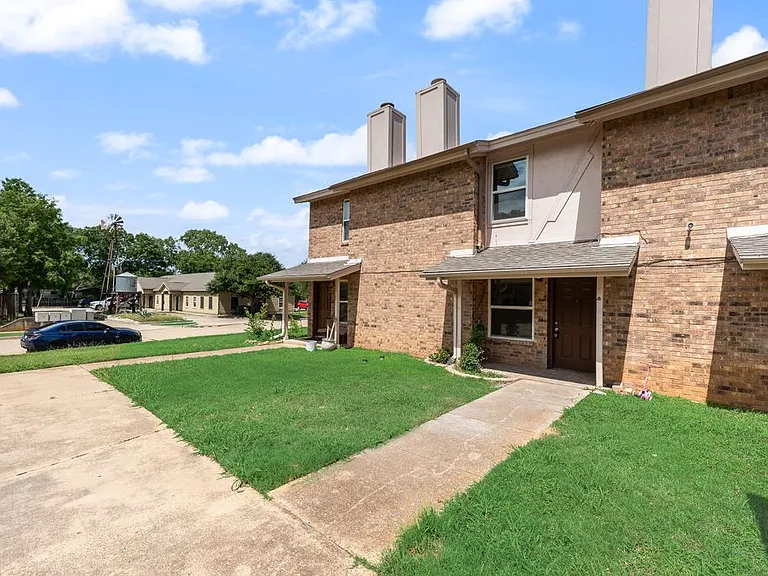 105 Wildwood Ct #UNITB — Photo 2