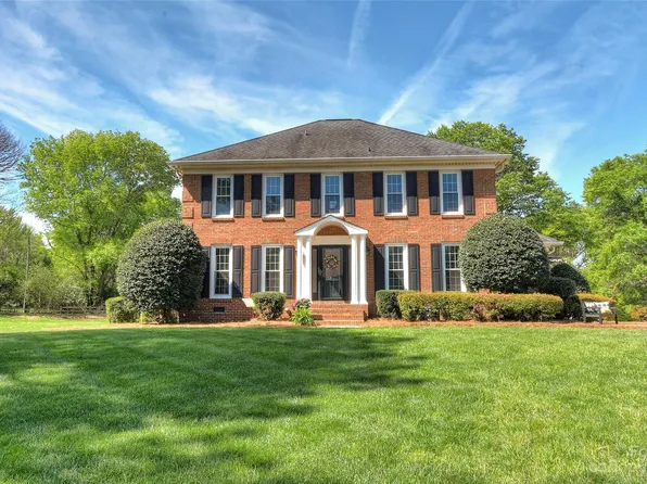 6410 Shaftesbury Ln, Charlotte, NC 28270