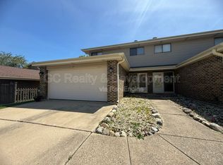 57 Morningside Dr #57, Roselle, IL 60172