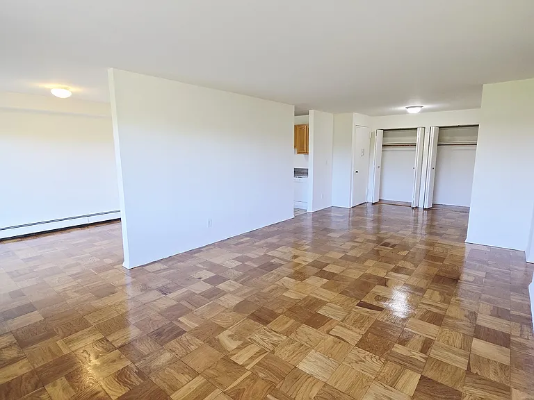 Lake St — Photo 1